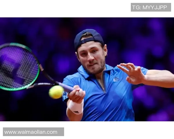 武汉网球队的包夹战术解析与应用策略探讨